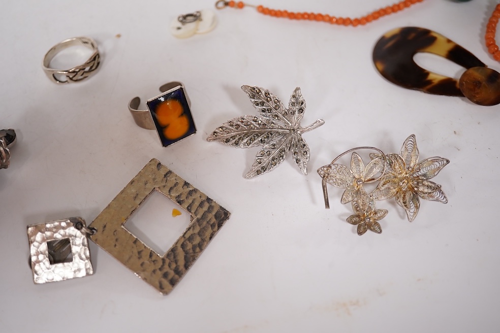 A small quantity of assorted mainly costume jewellery including a pair of malachite earrings and a graduated coral bead necklace, together with an Omega watch box and a gentleman's Quamer quartz wrist watch. Condition -